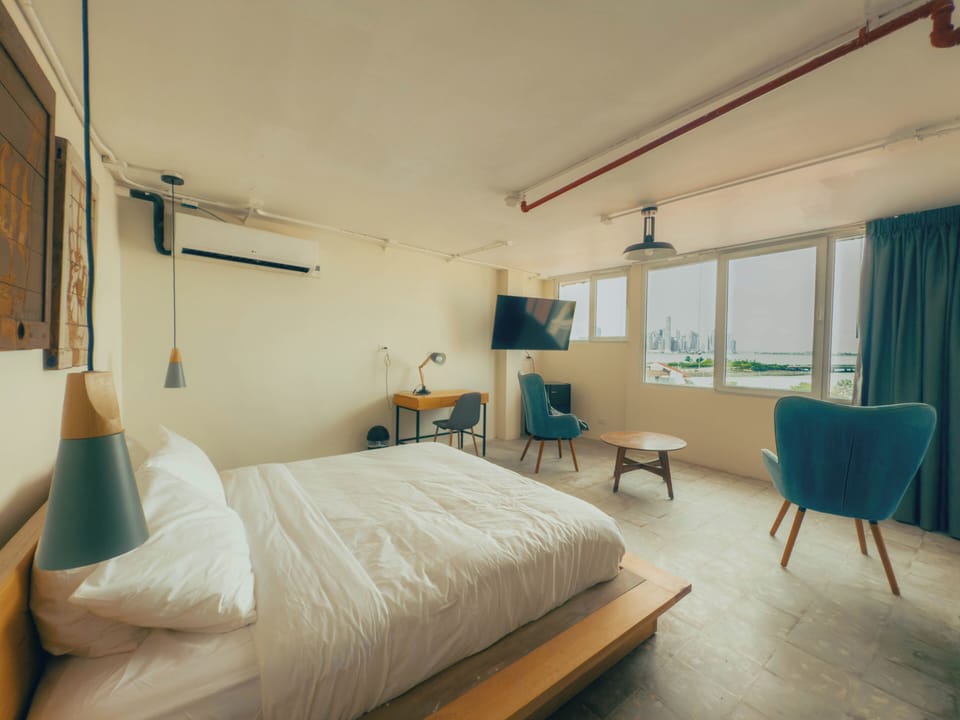 Deluxe Double Room, 1 Double Bed, Sea View | Hypo-allergenic bedding available, soundproofing, WiFi (free)