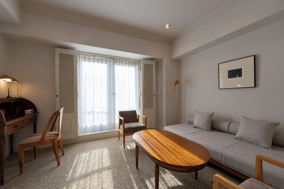 Deluxe Twin Room, Multiple Beds, Corner | Desk, iron/ironing board, WiFi (free)