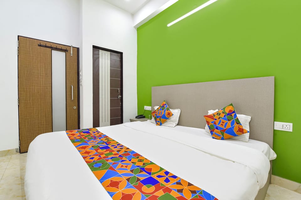 Deluxe Room | Egyptian cotton sheets, premium bedding, in-room safe, free WiFi