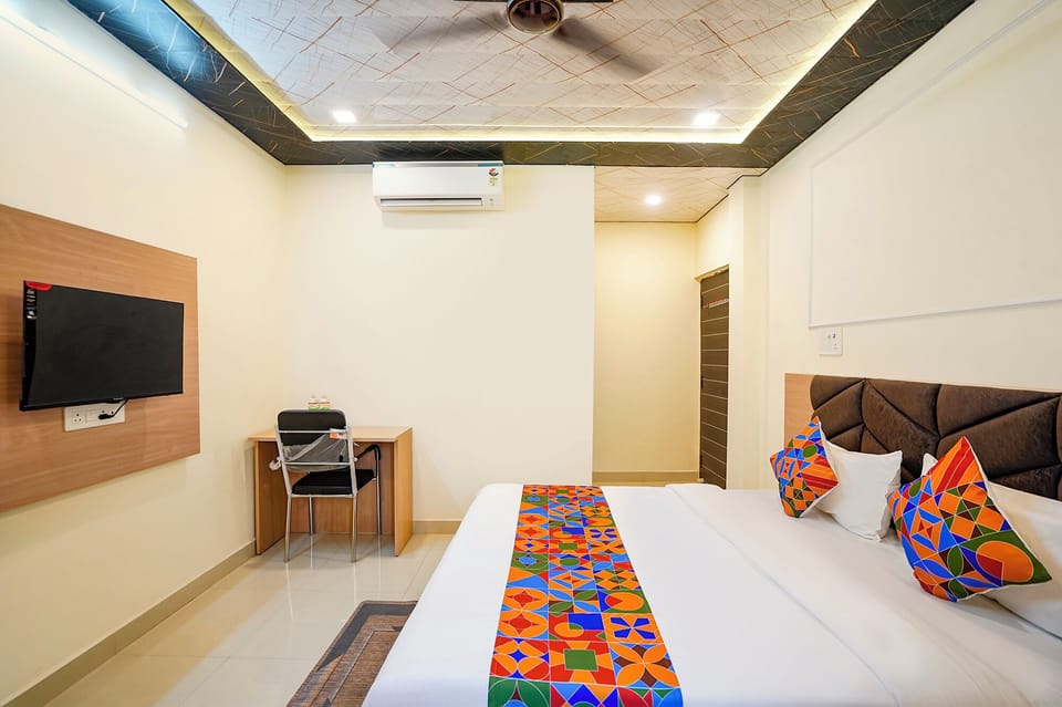 Egyptian cotton sheets, premium bedding, in-room safe, free WiFi