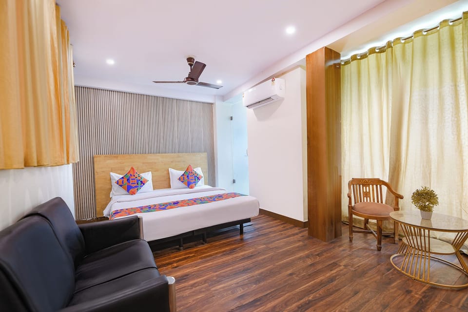 Egyptian cotton sheets, premium bedding, in-room safe, free WiFi
