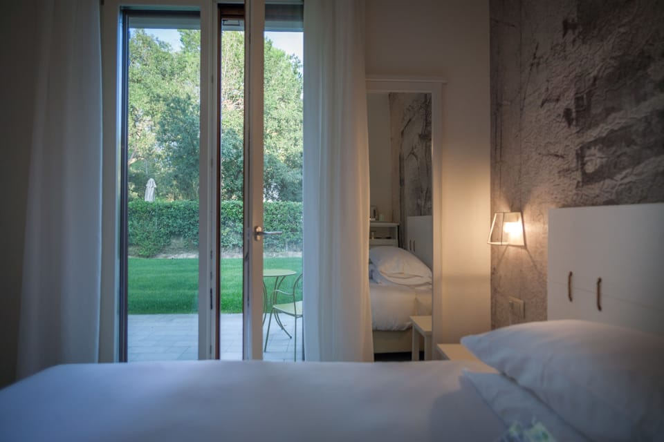 In-room safe, desk, soundproofing, free WiFi
