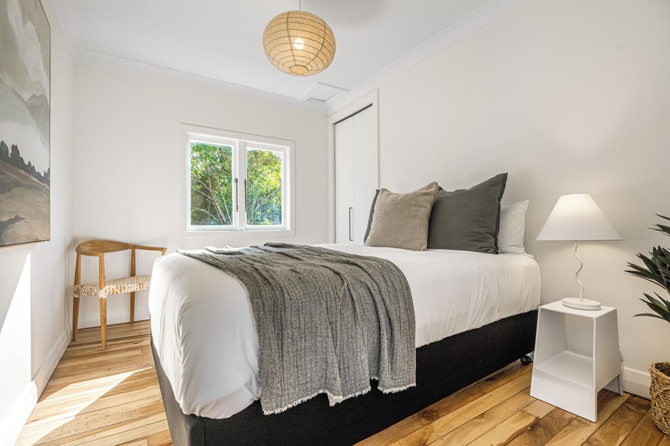 Iron/ironing board, WiFi (free)