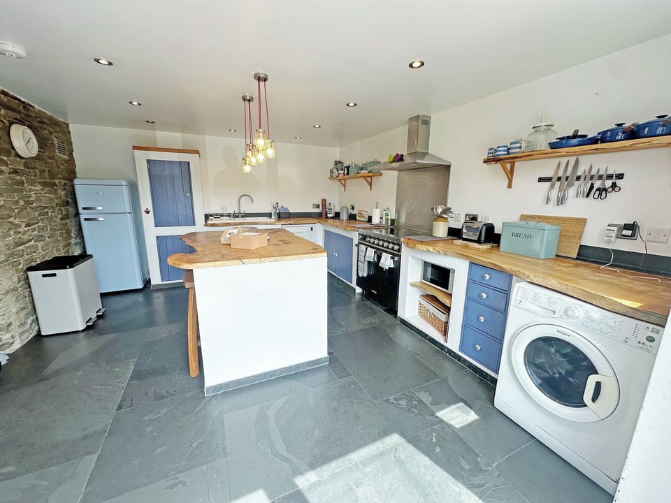Kitchen | The Saltings, Egloshayle, near Wadebridge