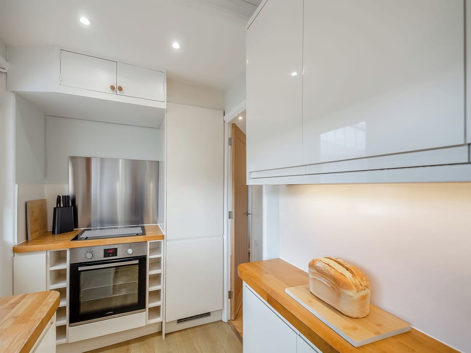 Kitchen | Swyn Y Don, Llandanwg, near Harlech