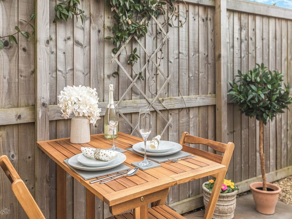Outdoor | Brent Cottage - Burton Row, East Brent, near Weston-super-Mare