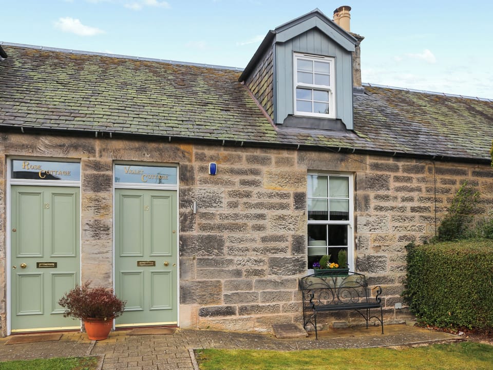 Exterior | Roslin Chapel Lodge - Roslin Retreats, Roslin