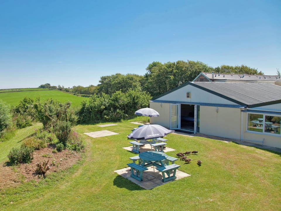 On-site amenities | Primrose Apartment - Moorhead Country Holidays, Woolfardisworthy, Clovelly