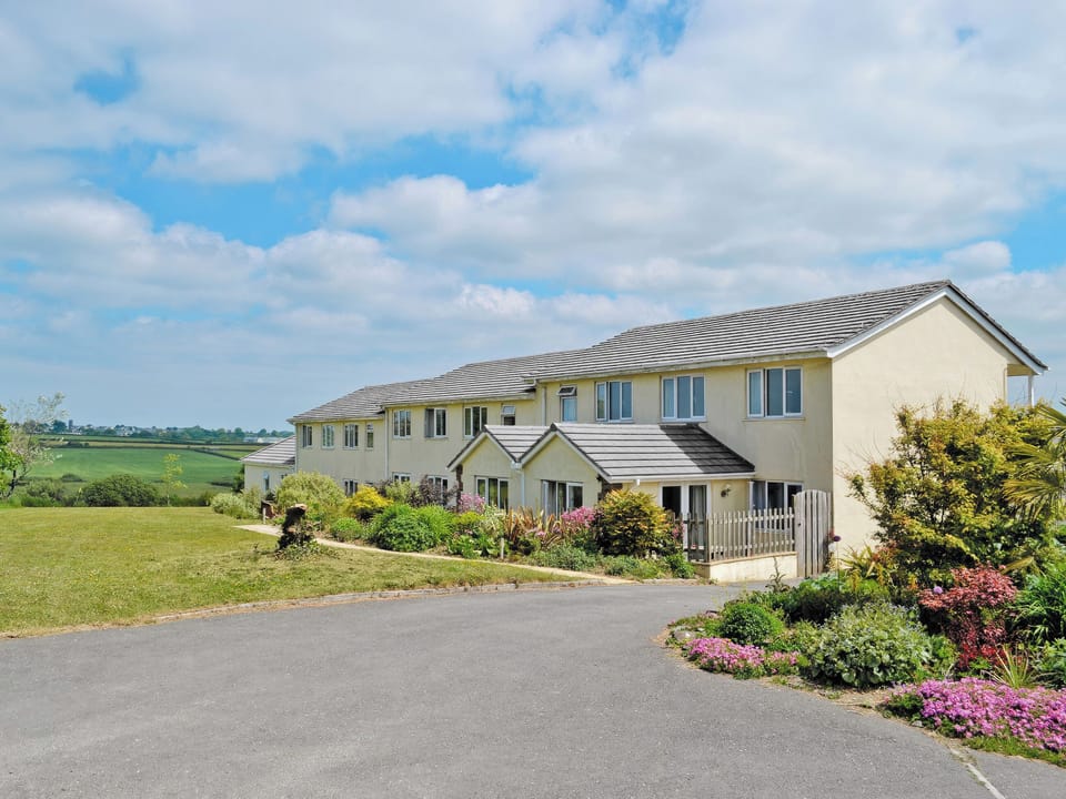 Exterior | Jasmine Apartment - Moorhead Country Holidays, Woolfardisworthy, Clovelly