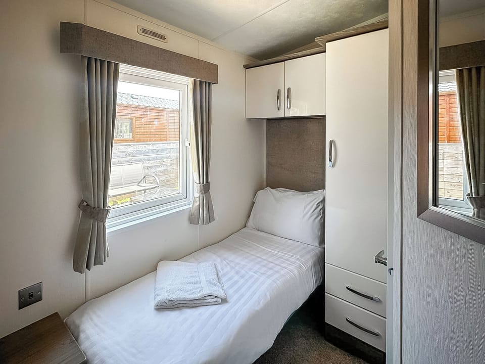 Twin bedroom | Toucana - Felmoor Cabin Escapes, Morpeth