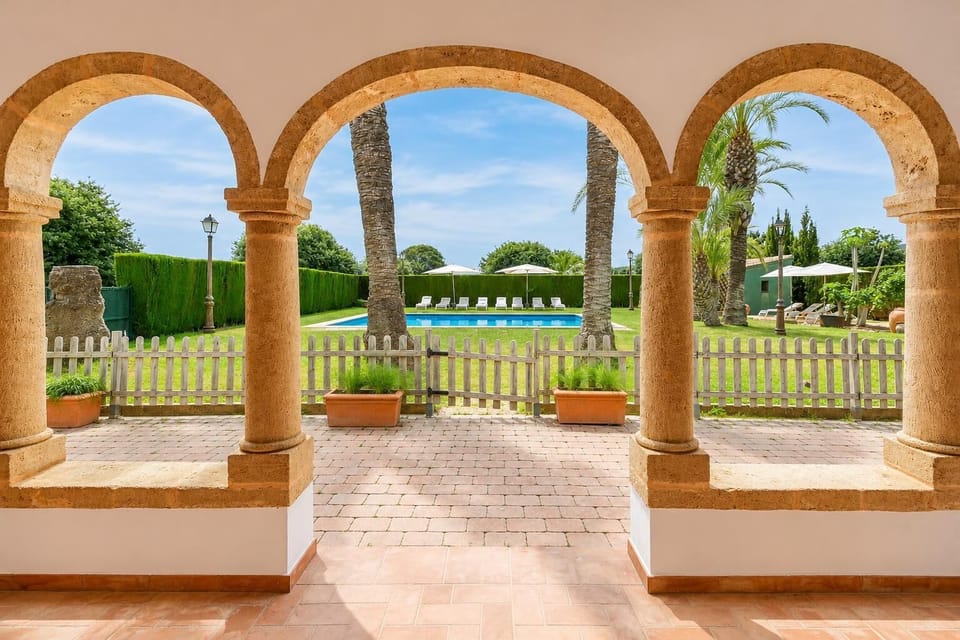 Garden and swimming pool