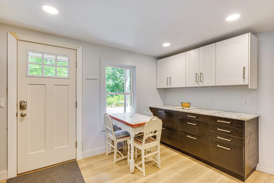 Eat-In Kitchen Area