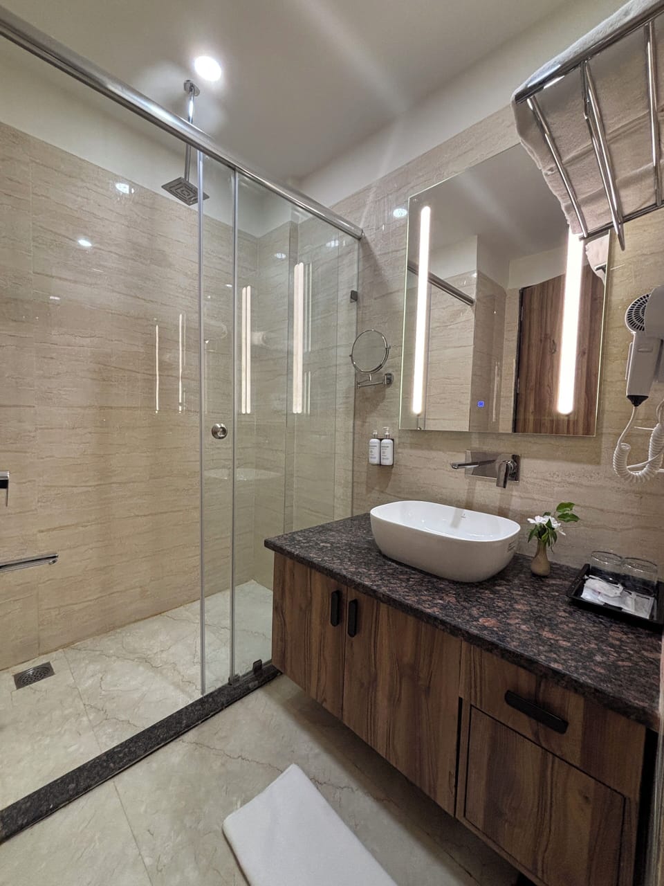 Suite | Bathroom