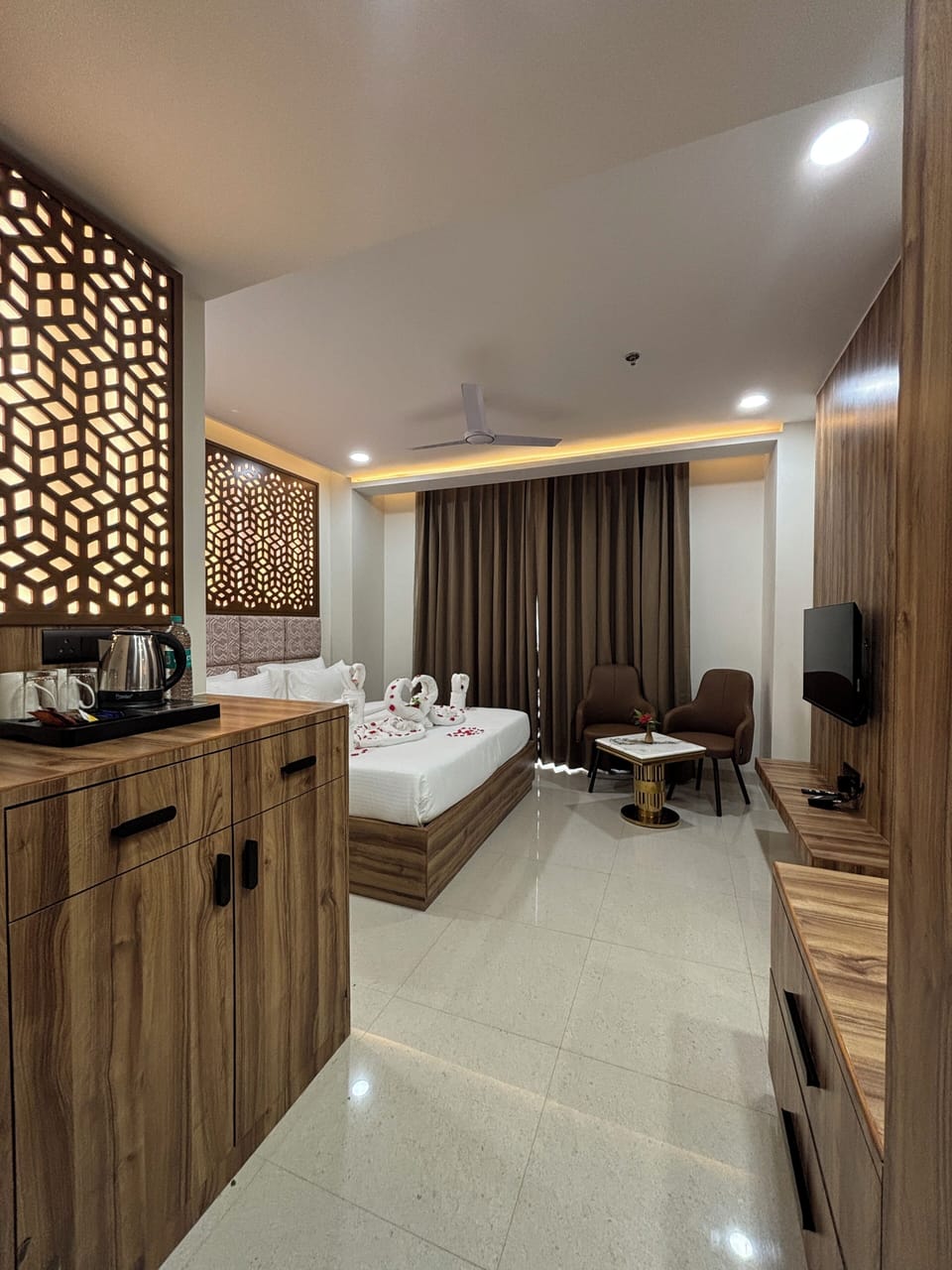 Luxury Room | In-room safe, iron/ironing board, free WiFi