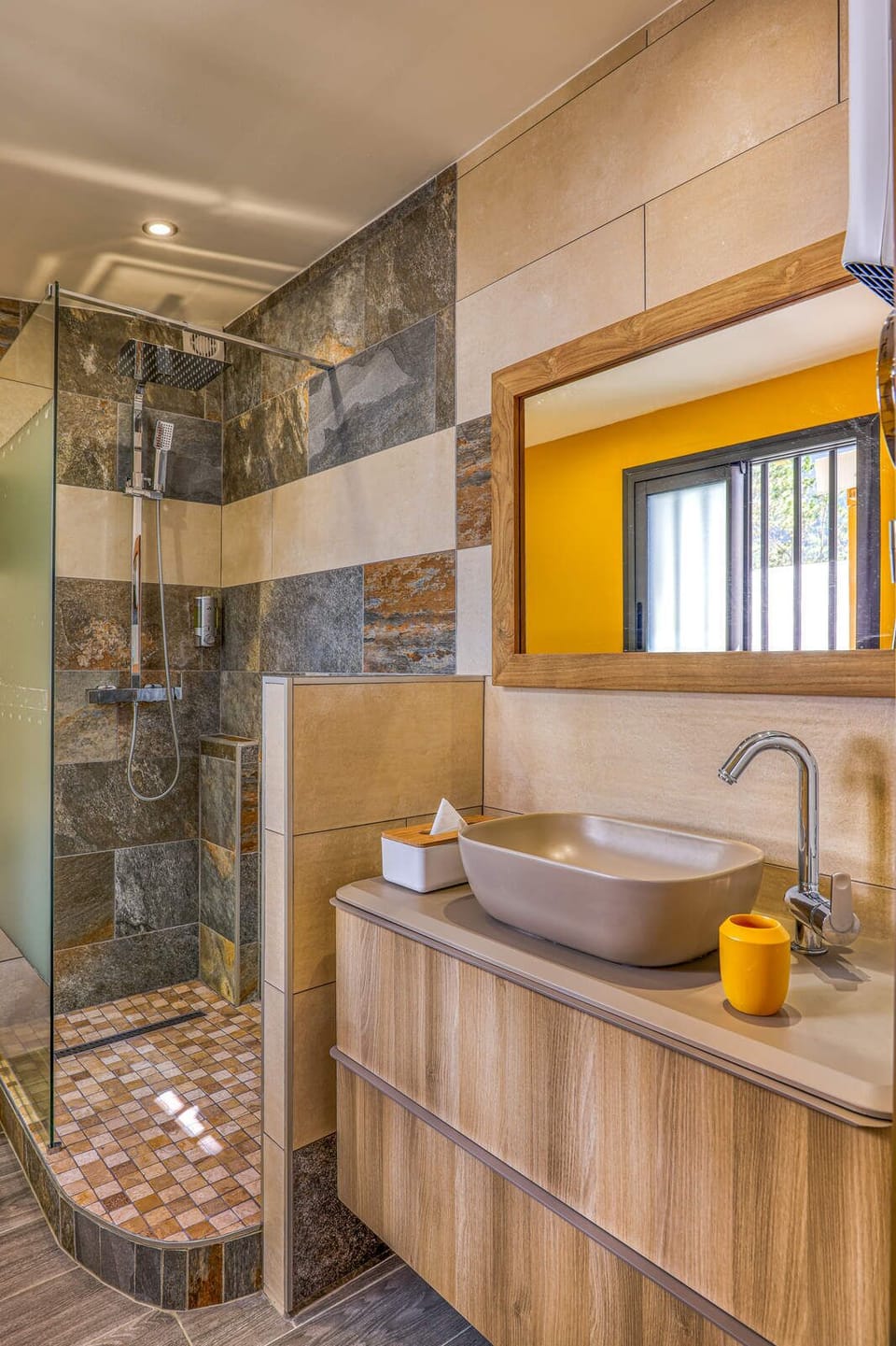 Deluxe Double Room, Patio, Mountain View | Bathroom