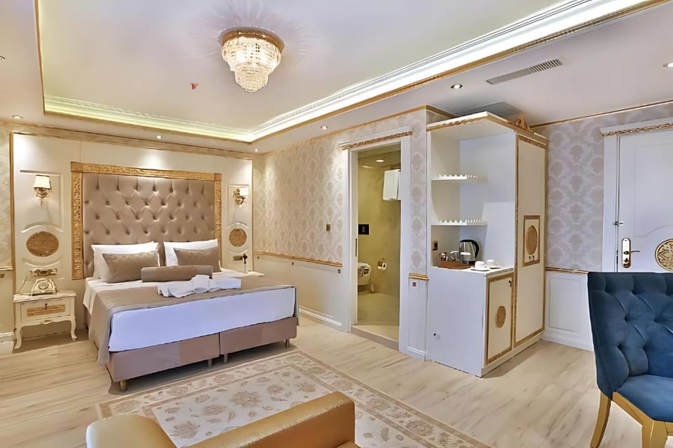 Deluxe Room, Balcony | Egyptian cotton sheets, premium bedding, down comforters