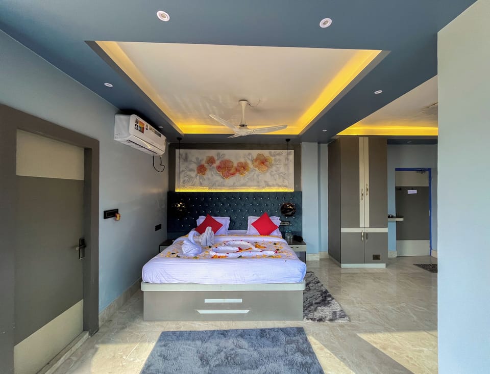 Deluxe Double Room | Premium bedding, desk, free WiFi, bed sheets