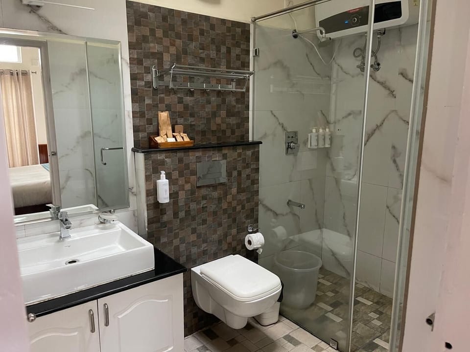 Basic Double Room | Bathroom | Slippers