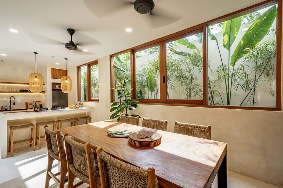 Deluxe Villa, Pool View | In-room dining