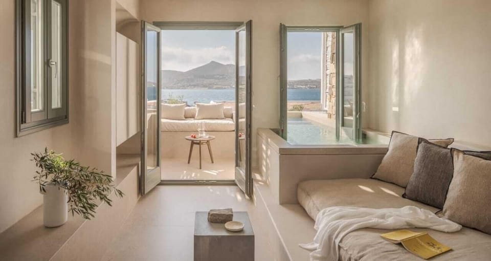 Premium Suite with Plunge Pool & Sea View | In-room safe, soundproofing, iron/ironing board, free WiFi