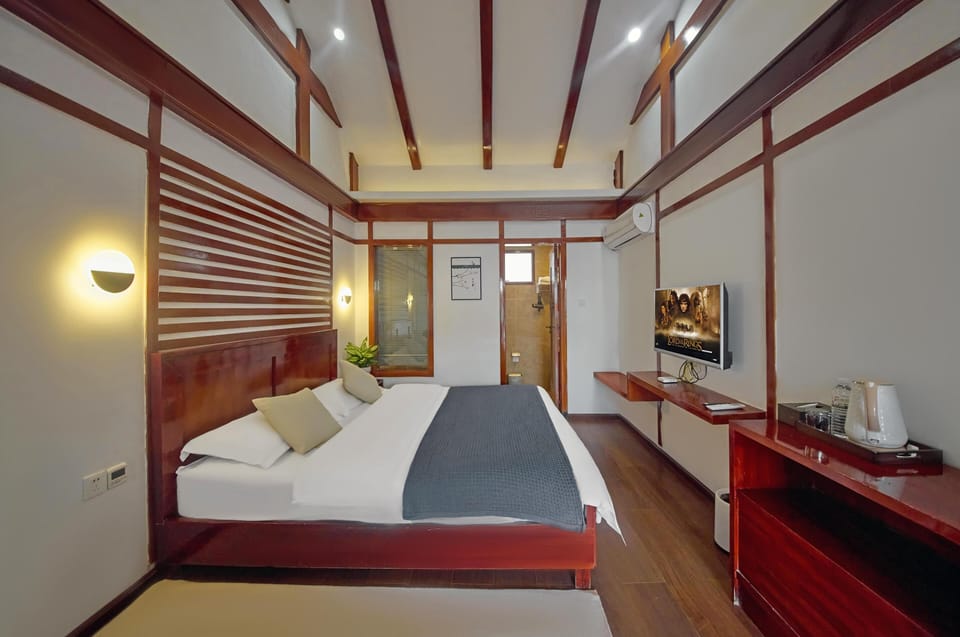 Comfort Double Room, 1 Queen Bed, Non Smoking, Garden View | Blackout drapes, WiFi (free)
