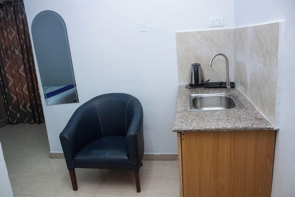 Executive Room, Non Smoking | In-room safe, desk, laptop workspace, blackout drapes