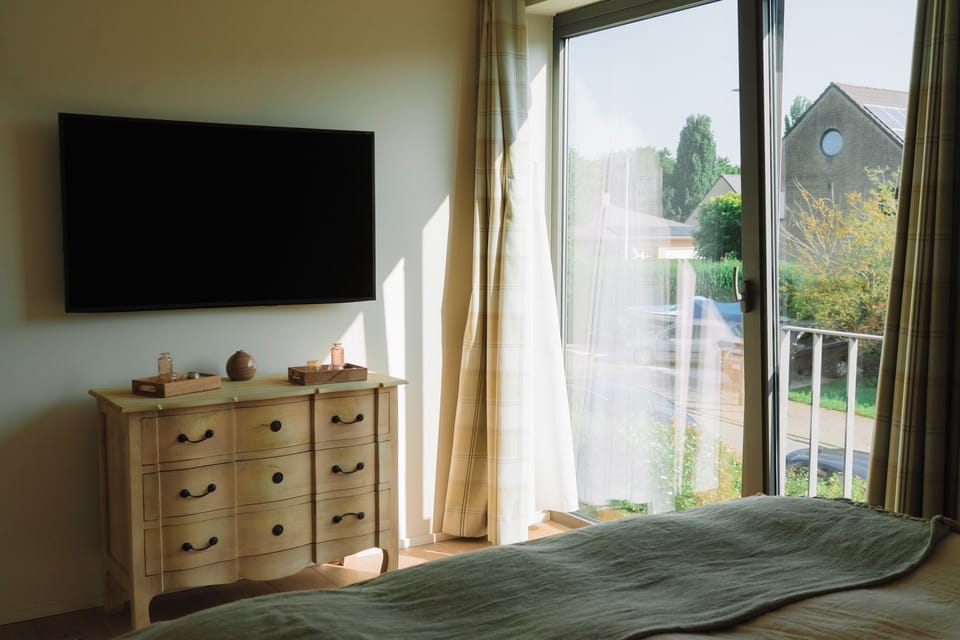 Holiday Home in Halle: Second cozy bedroom with double bed – A peaceful retreat with soft bedding and warm décor, perfect for a restful night’s sleep