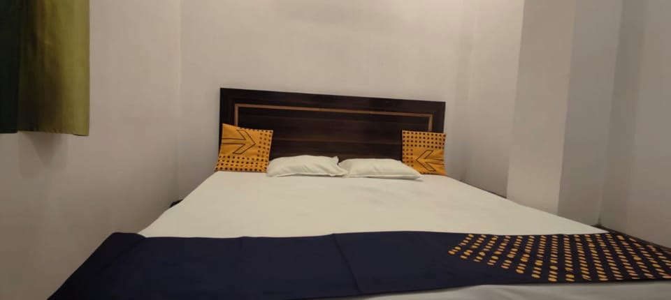 Basic Room | Desk, laptop workspace, free WiFi