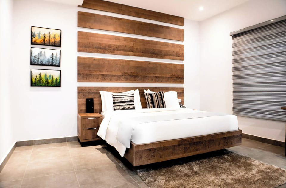 Luxury Penthouse, City View | In-room safe, desk, laptop workspace, WiFi (free)