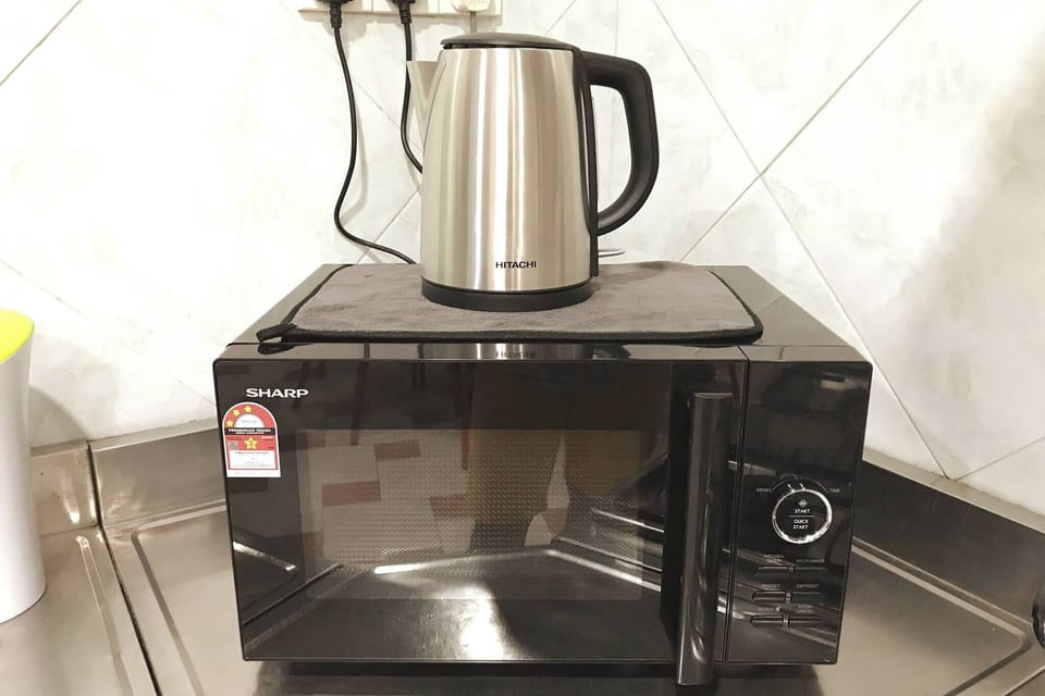 House, 4 Bedrooms | Microwave