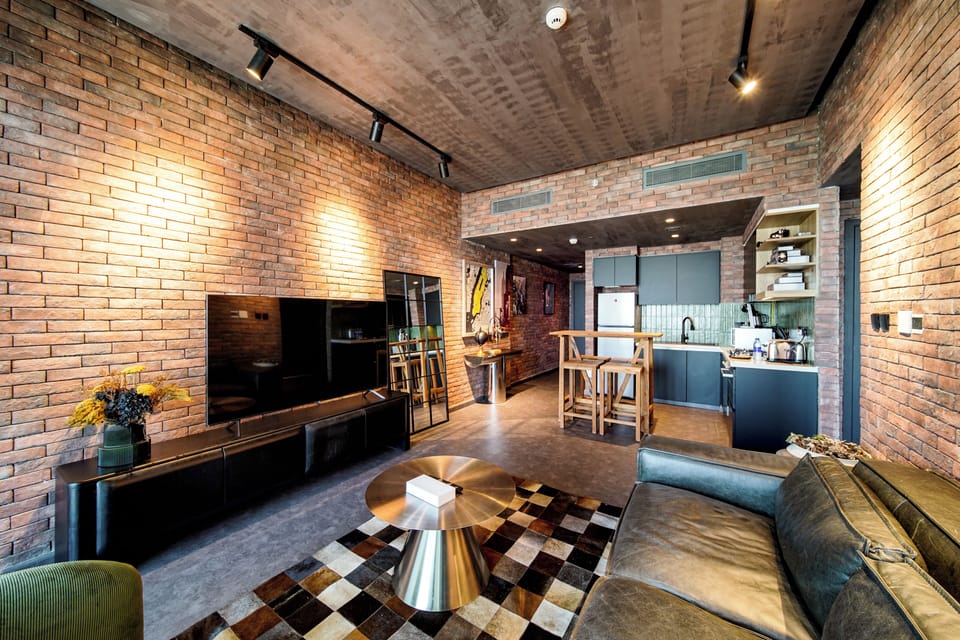 Apartment, Balcony, City View | Living room | Smart TV