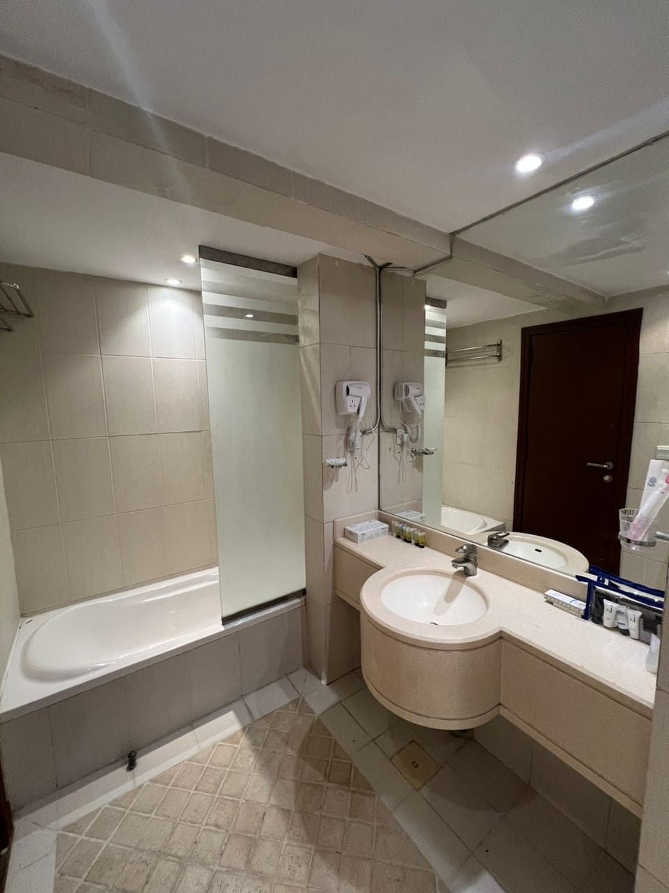 Basic Room | Bathroom
