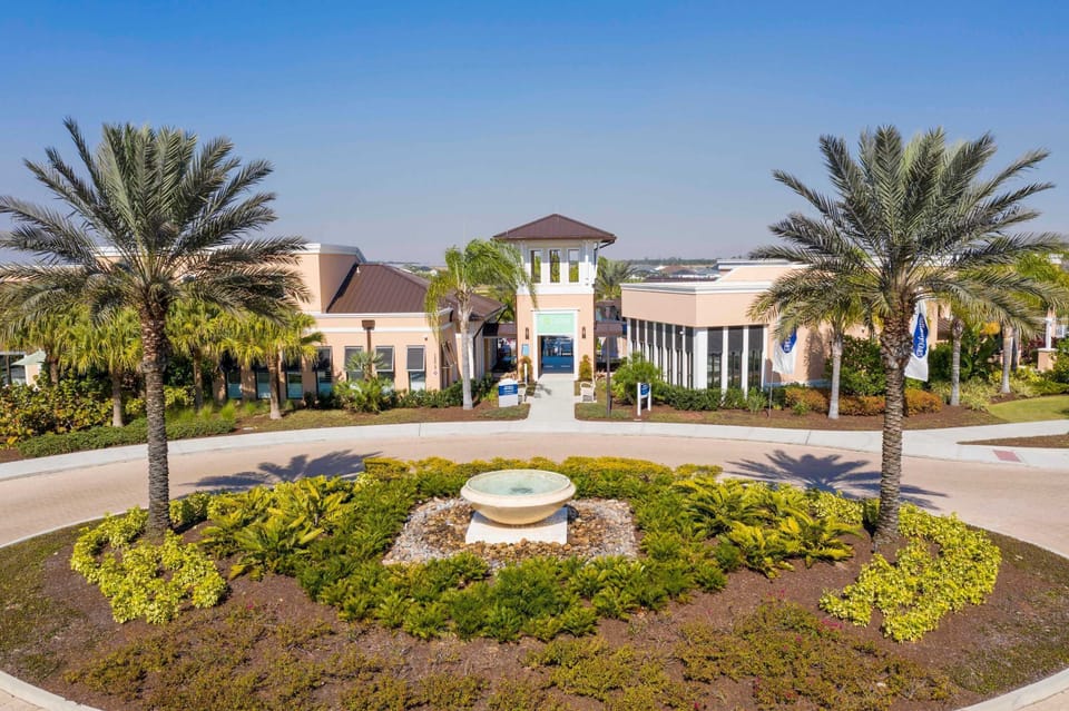 House | 6 bedrooms, high-speed internet