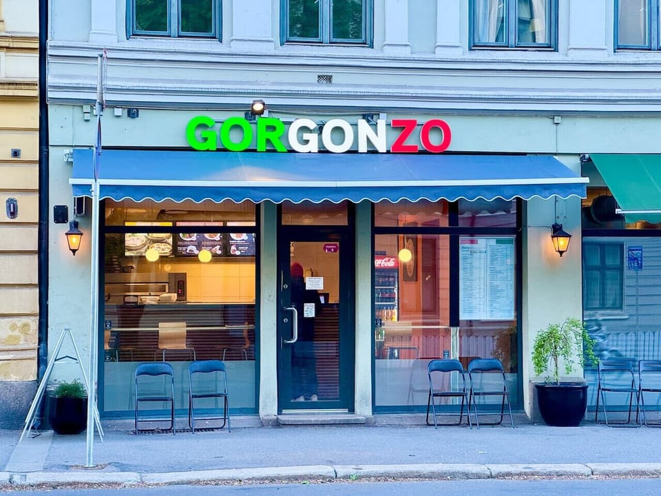 Italian pizza 300 meters away