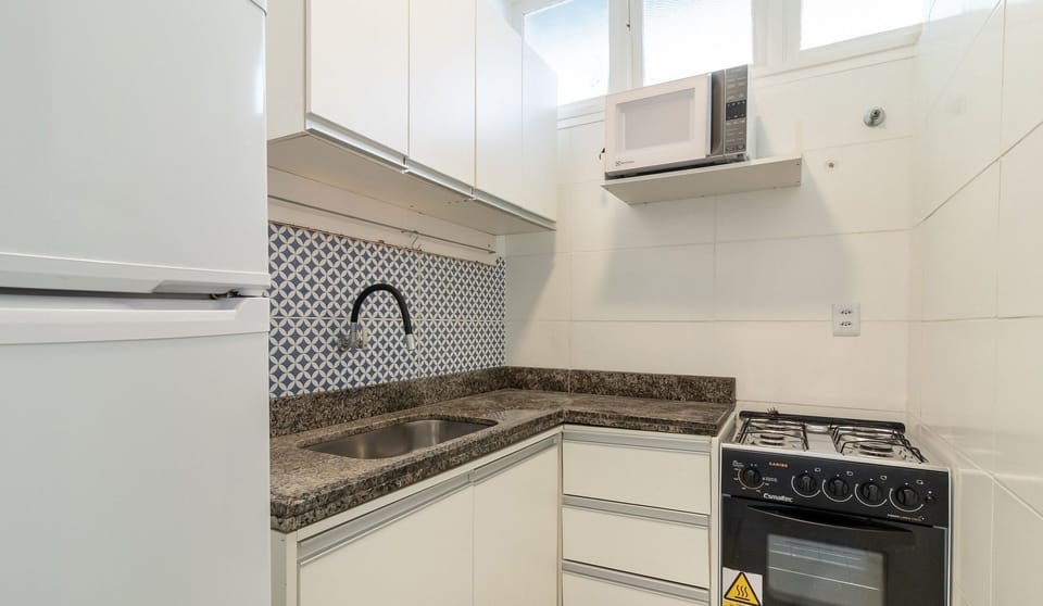 Basic Apartment | Private kitchen | Cookware/dishes/utensils