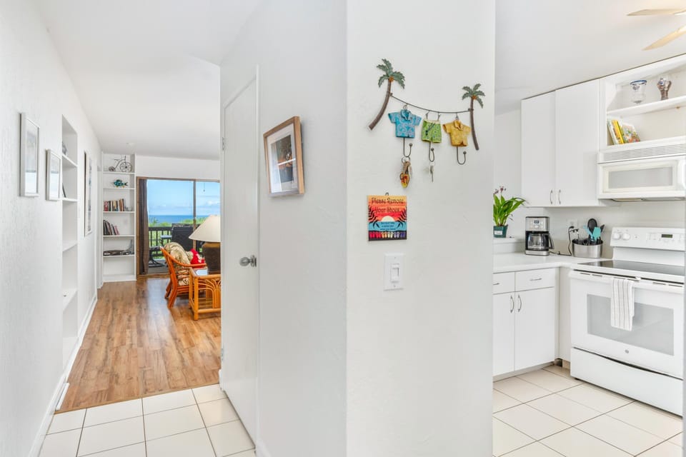 Condo, 2 Bedrooms | Interior