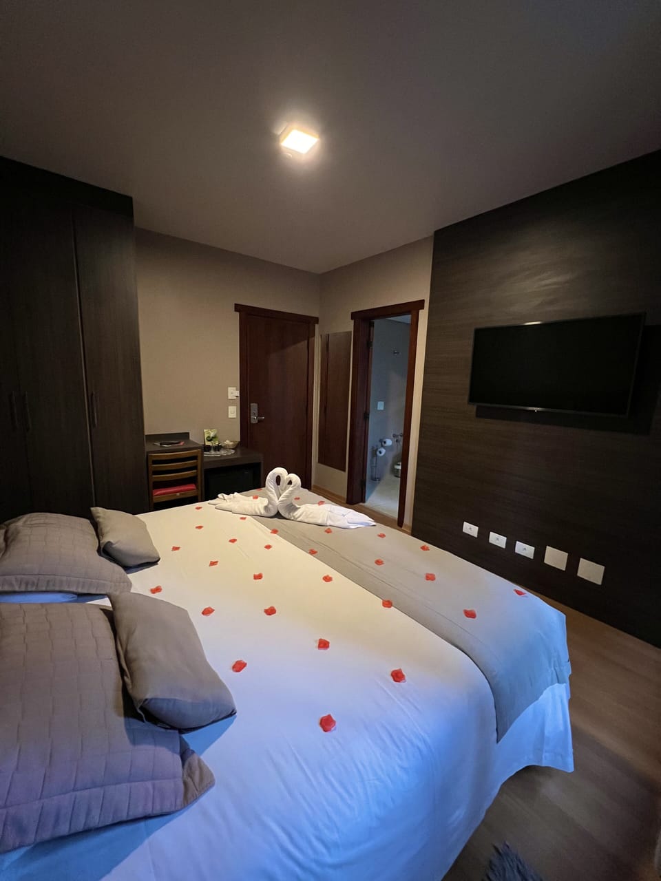 Standard Double or Twin Room | Minibar, desk, blackout drapes, free WiFi