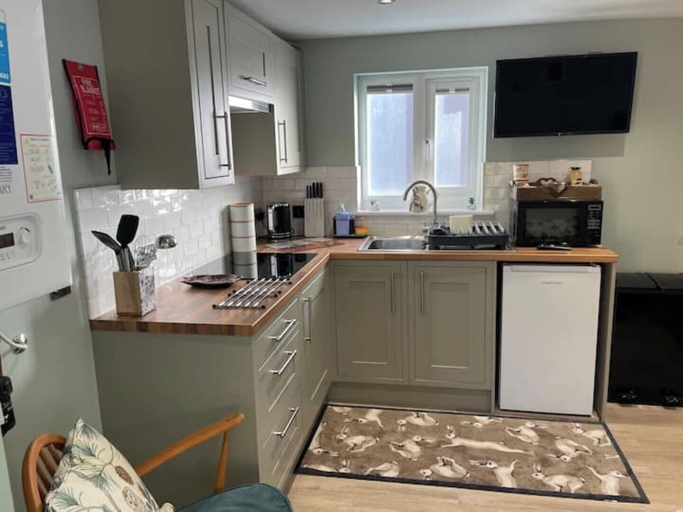 Kitchen area full