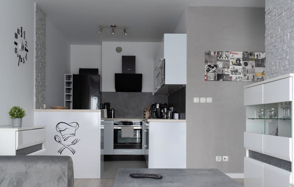 Apartment, Balcony | Private kitchenette | Electric kettle