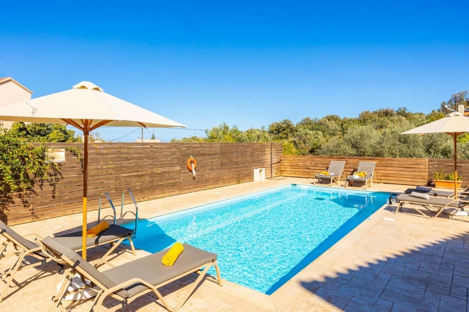 Private pool and terrace