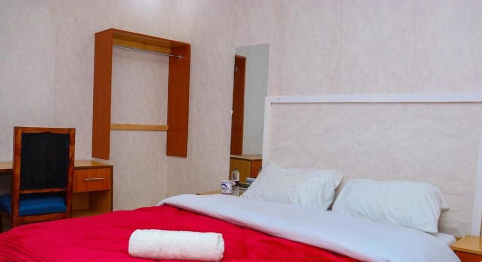 Deluxe Single Room | Soundproofing, free WiFi, bed sheets