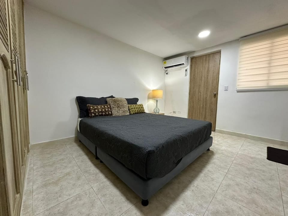 Room 3 | Down comforters, desk, laptop workspace, iron/ironing board (on request)