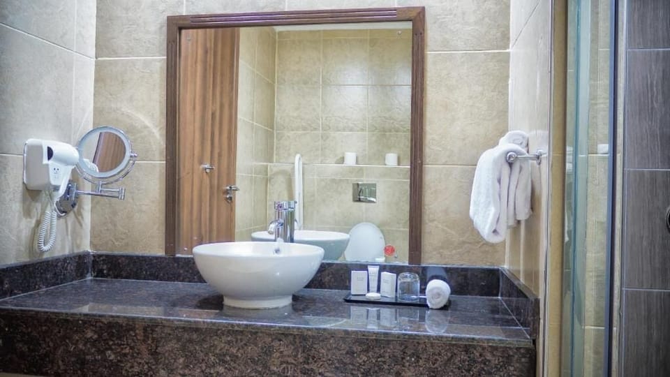 Standard Room, Mobility Accessible, Lake View | Bathroom | Shower, hair dryer, bathrobes, slippers