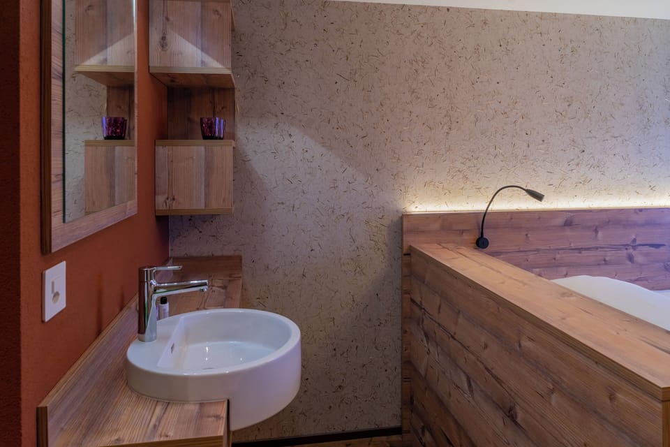 Comfort Single Room | In-room safe, desk, blackout drapes, free WiFi