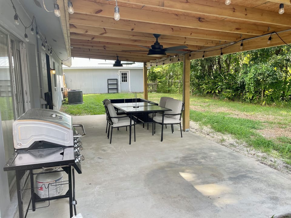 Outdoor dining