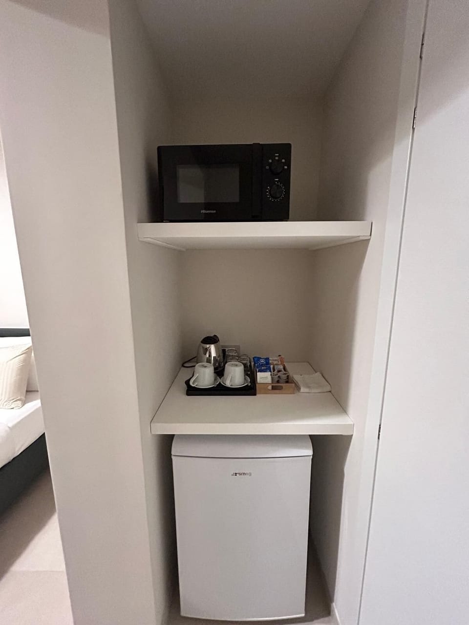 Classic Double Room, 1 Bedroom | Down comforters, pillowtop beds, in-room safe, laptop workspace
