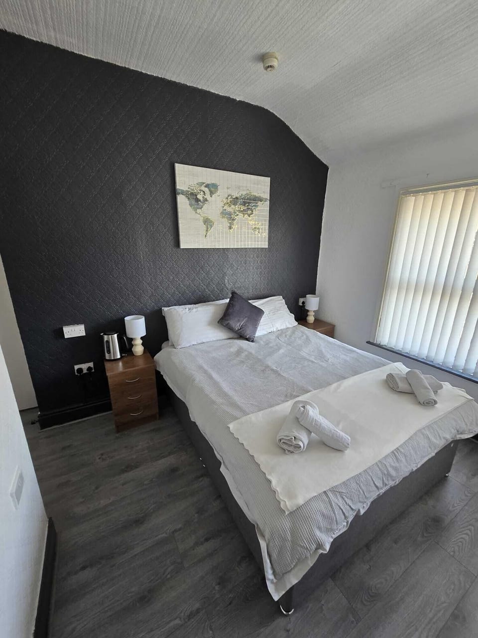Triple Room | Free WiFi, bed sheets