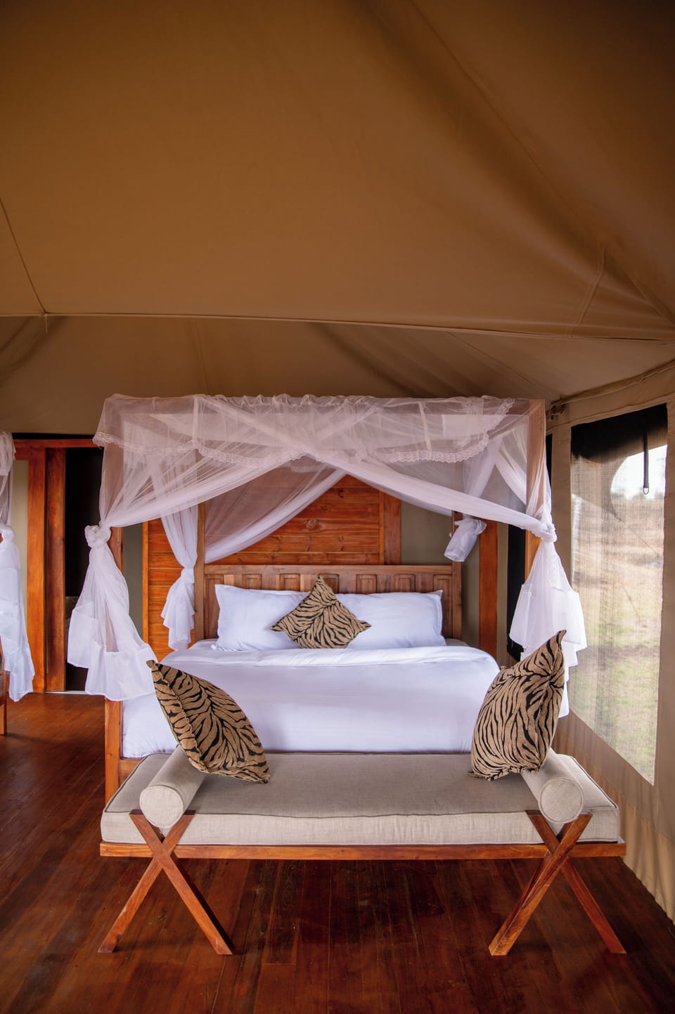 Desk, laptop workspace, free WiFi, bed sheets