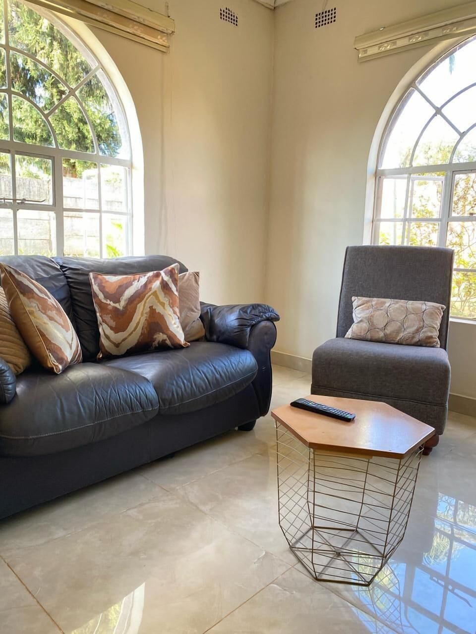 Basic Cottage, Non Smoking | Living area