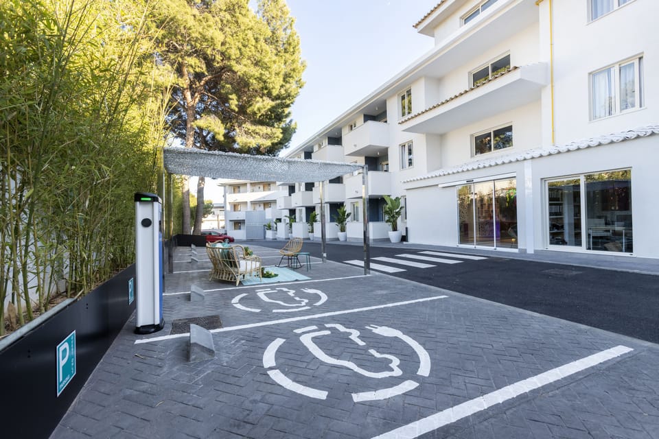 Onsite parking, limited parking